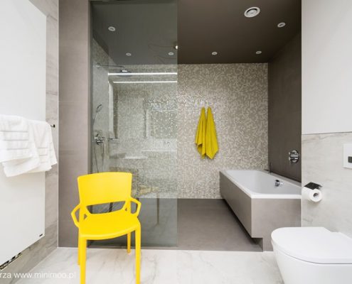 Otwarta kabina prysznicowa w nowoczesnej łazience - Minimoo