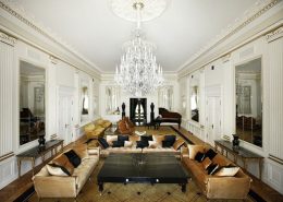 Aranżacja klasycznego salonu w rezydencji