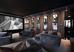 Kameralna sala kinowa w rezydencji
