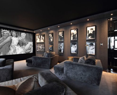 Kameralna sala kinowa w rezydencji