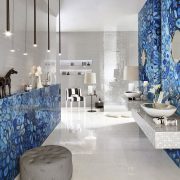 niebieska łazienka w kamieniu