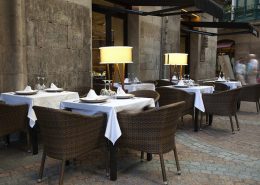 Aranżacja ogródka miejskiego w restauracji Amarena