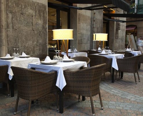 Aranżacja ogródka miejskiego w restauracji Amarena