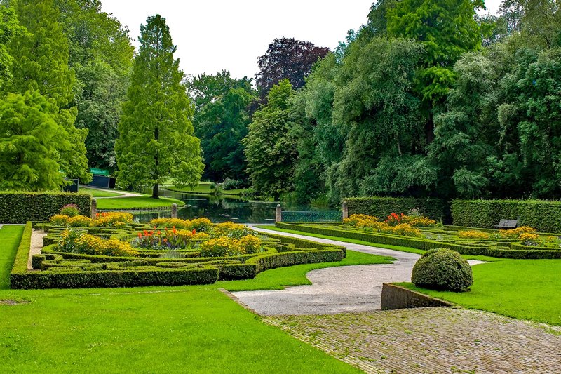 Barokowy ogród ze stawem