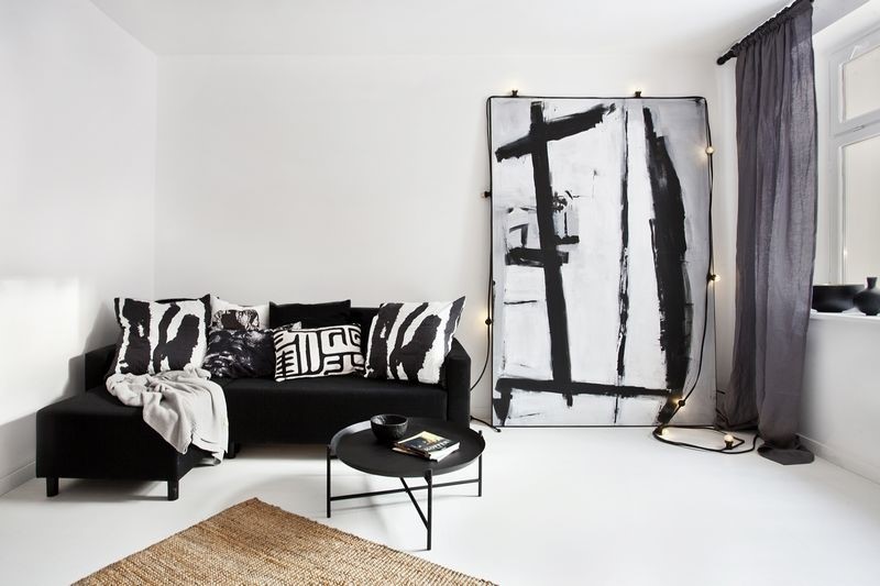 Minimalistyczny salon i aneks kuchenny z klasycznymi akcentami 3 Minimalistyczny salon i aneks kuchenny z klasycznymi akcentami