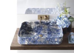 Oryginalna umywalka z niebieskiego marmuru