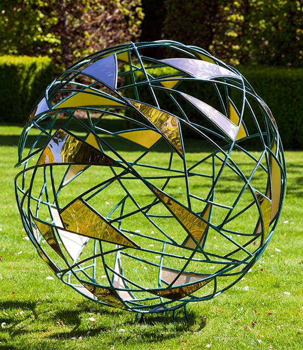Geometryczna rzeźba ogrodowa Matrix David Harber