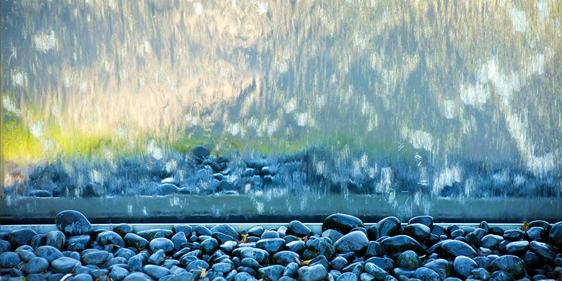 Ogrodowa ściana wodna ze stali nierdzewnej David Harber
