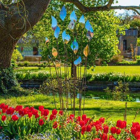 Rzeźba metalowe kwiaty ogrodowa Quiver David Harber