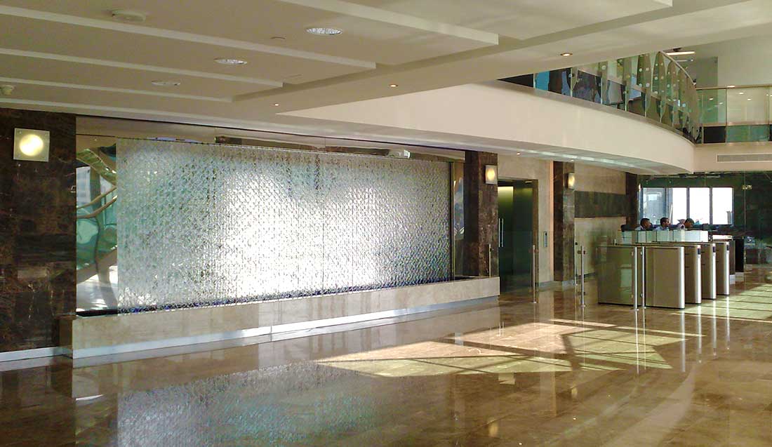 Ściana wodna w banku