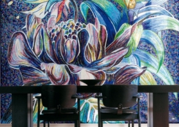 Kwiecisty obraz z mozaiki dekoracyjnej w jadalni