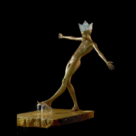 Rzeźba fontanna z brązu Chłopiec Małgorzata Chodakowska