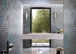 Stylowa łazienka wykończona piękną mozaiką