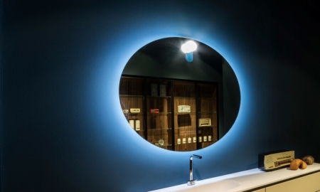 Owalne lustro łazienkowe z podświetleniem Moon