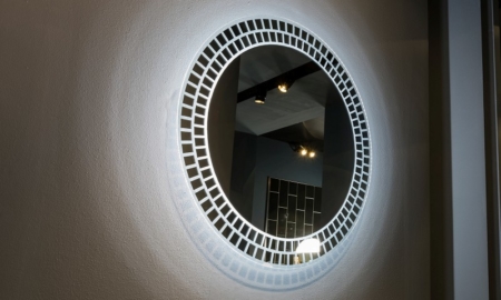 Ozdobne lustro łazienkowe z podświetleniem Ri-tratti