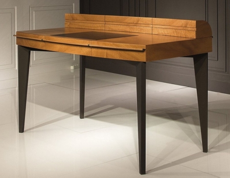 Drewniane biurko ze srebrnymi nogami Corona
