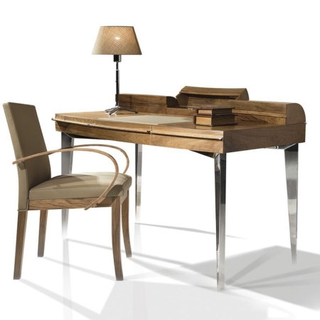 Drewniane biurko ze srebrnymi nogami Corona