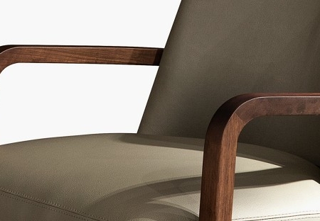 Drewniany fotel tapicerowany z podłokietnikami Alto
