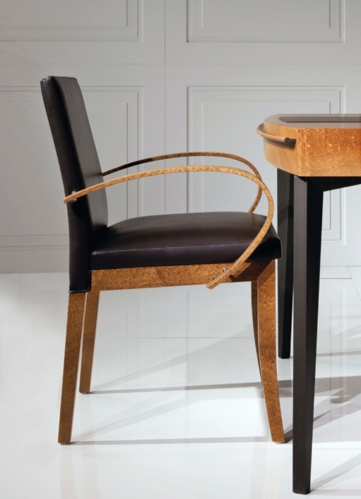 Eleganckie krzesło z podłokietnikami Lola