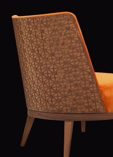 Fotel z dekoracyjnym oparciem Fez