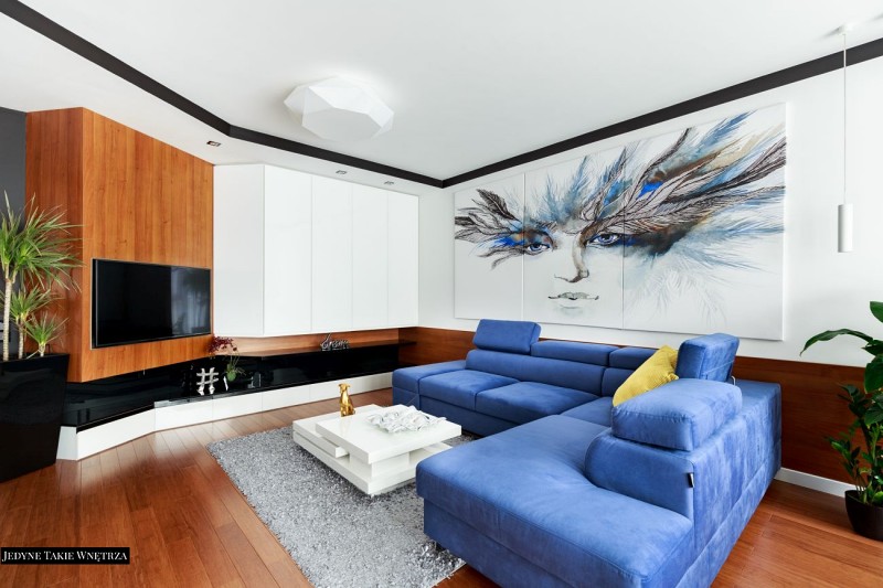 Nowoczesny apartamemt w bieli i czerni przełamanych drewnem 1 Nowoczesny apartamemt w bieli i czerni przełamanych drewnem