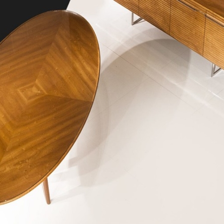 Owalny stół z drewna Reflect