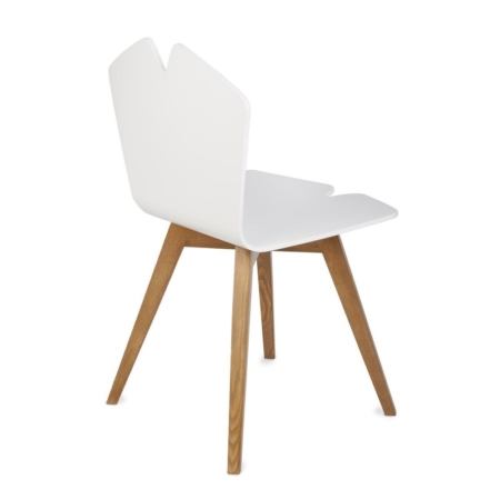 Krzesło ze sklejki w nowoczesnym stylu