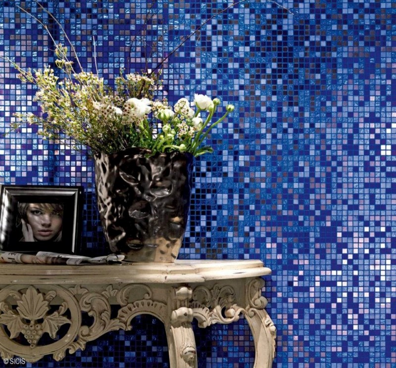 Niebieska mozaika w łazience Sicis