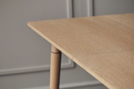Drewniany stół z barwionym blatem New Coney 14 Bolia