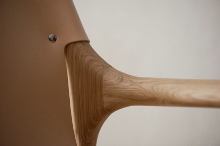 MInimalistyczny fotel z drewnianym stolarzem Soul 12 Bolia