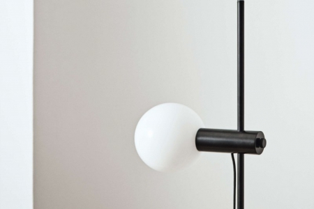 Minimalistyczna lampa podłogowa Revolve 5 Bolia