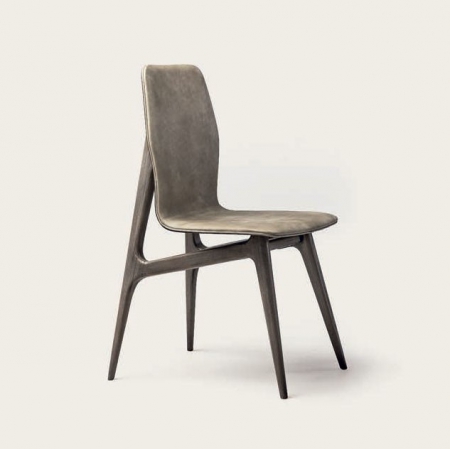 Nowoczesne krzesło z drewnianymi nogami Hio.jpg