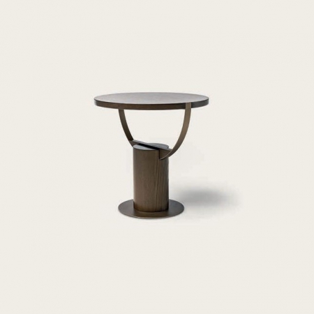 Okrągły stolik pomocniczy z drewna Loop.jpg