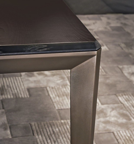 Prostokątny stół z metalowymi nogami New York 1.jpg