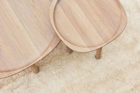 Skandynawski stolik kawowy z drewna Trace 7 Bolia