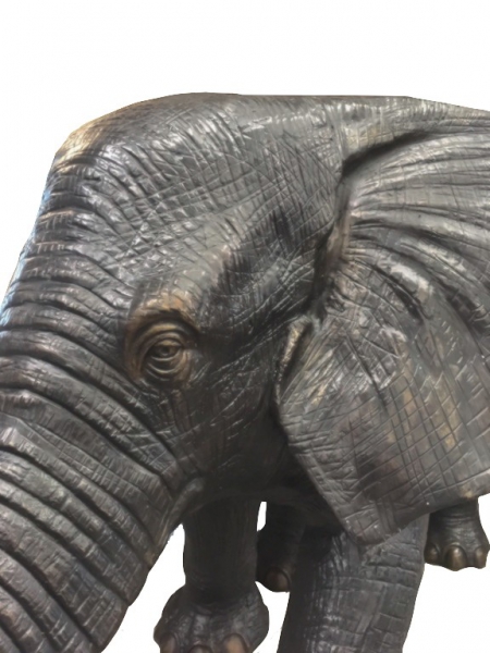 Rzeźba z brązu słoń