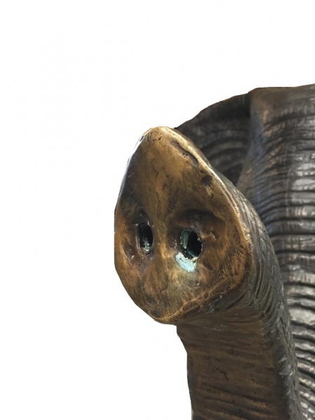 Rzeźba z brązu słoń