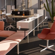 Uno Lapalma - Kolorowe biura w nowoczesnym stylu