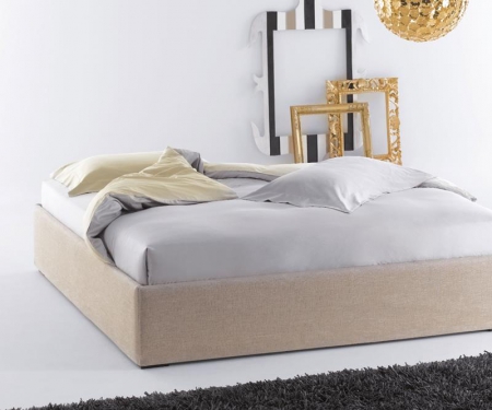 Minimalistyczne łóżko Sommier Panarea