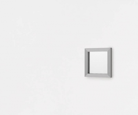 Minimalistyczne lustro Ute Millerighe